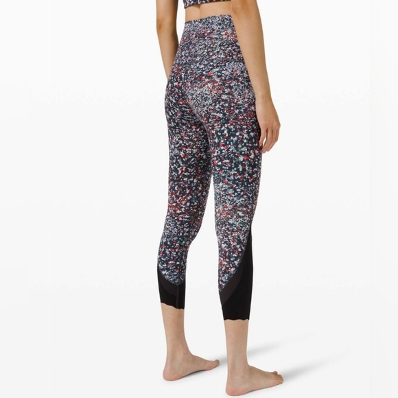 Lululemon Wunder Under High-Rise Crop 23" Tight In Scallop Water Blossom Size 6 - Picture 15 of 16